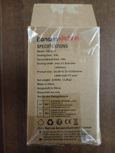 Bonsenkitchen VS2000 Vakuumierer, Verpackung Seitanansicht 1