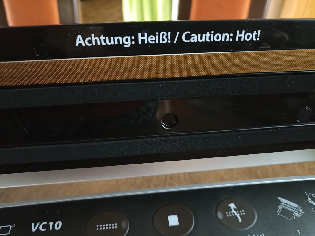 CASO VC10 Vakuumierer, Warnschild unter dem Deckel