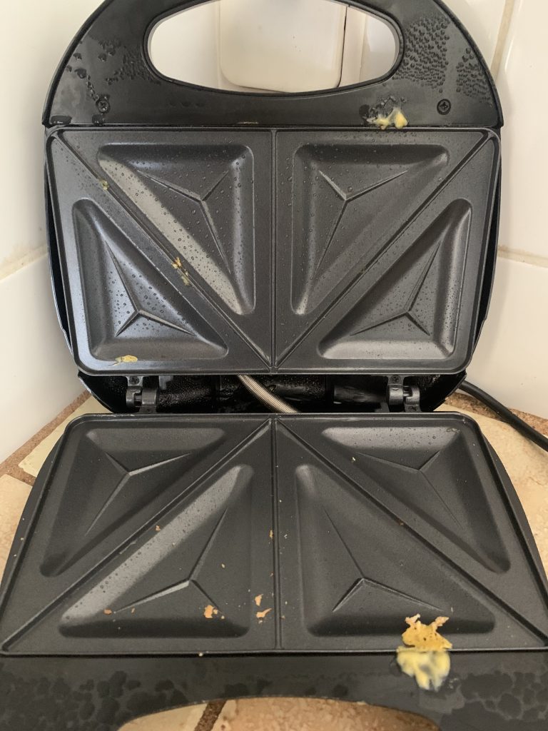CLATRONIC® ST 3477 Sandwichmaker Backplatten nach zweitem Test