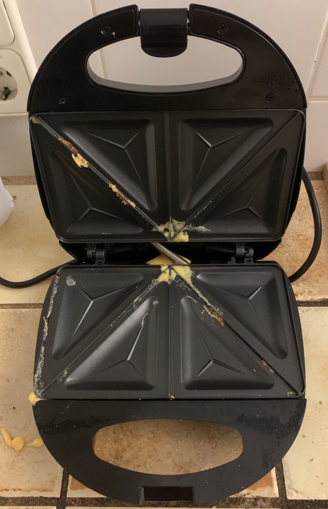 CLATRONIC® ST 3477 Sandwichmaker nach der ersten Verwendung