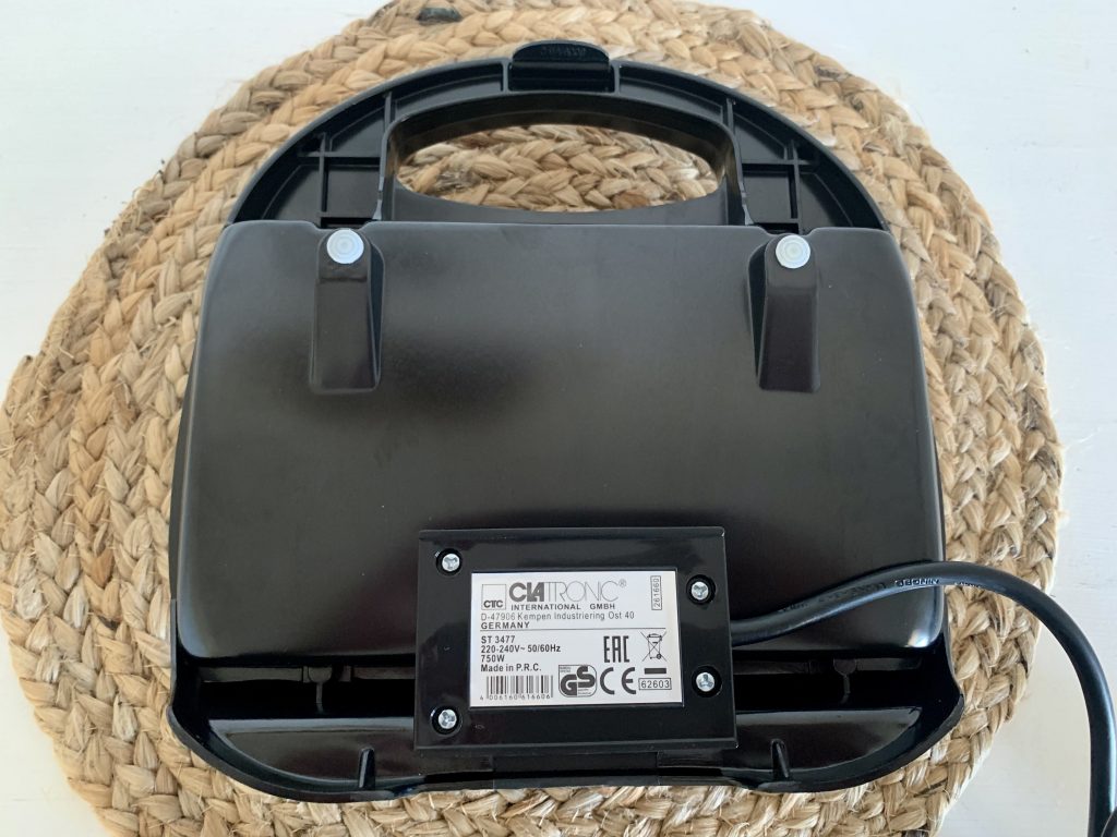 Clatronic® ST 3477 Sandwichmaker von unten