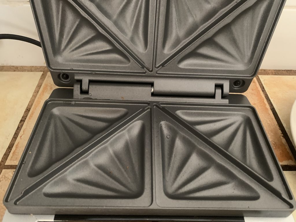 Cloer 6219 Sandwichmaker Backplatten nach der Zubereitung