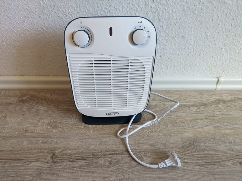 De’Longhi HFS50B20.AV Heizlüfter von vorne in der Nahansicht