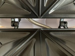 Emerio ST-109724.3 Sandwichmaker Nahaufnahme Scharniere von innen