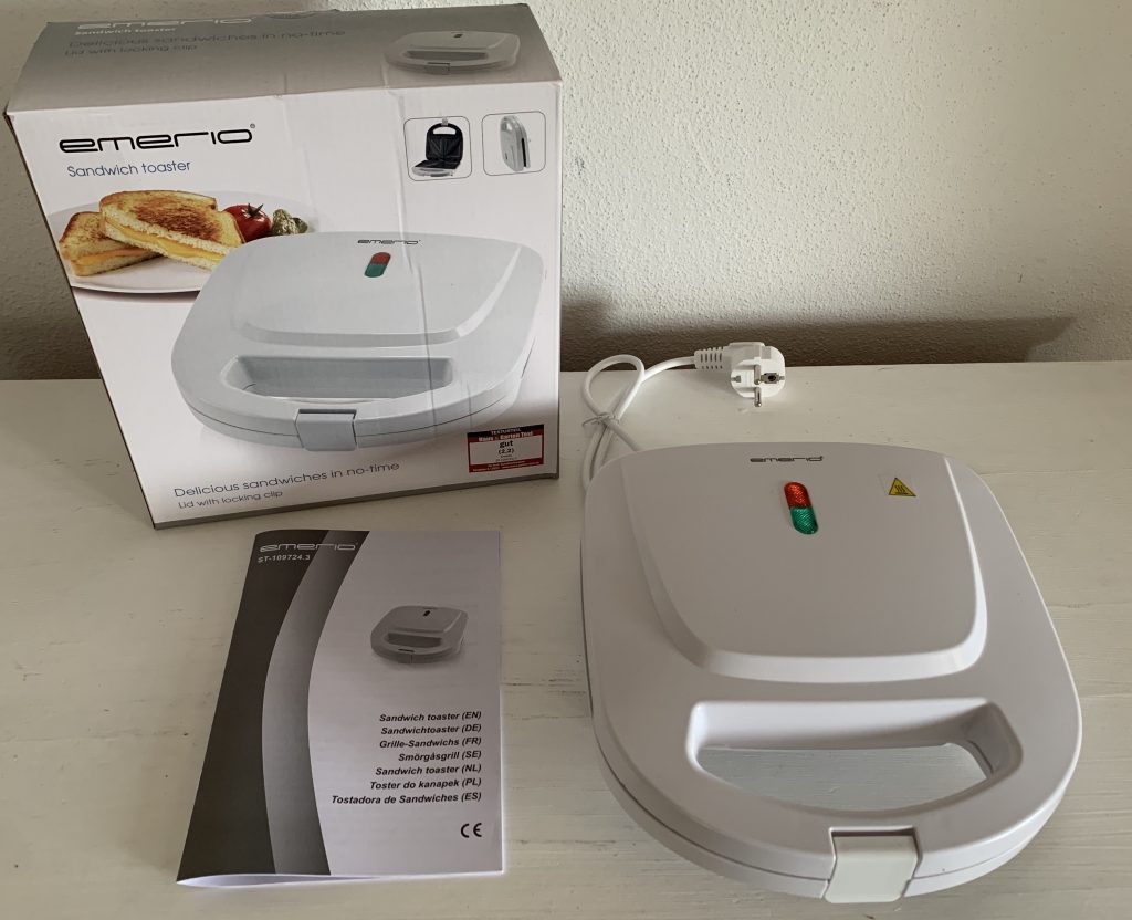Emerio ST-109724.3 Sandwichmaker ausgepackt mit Zubehör