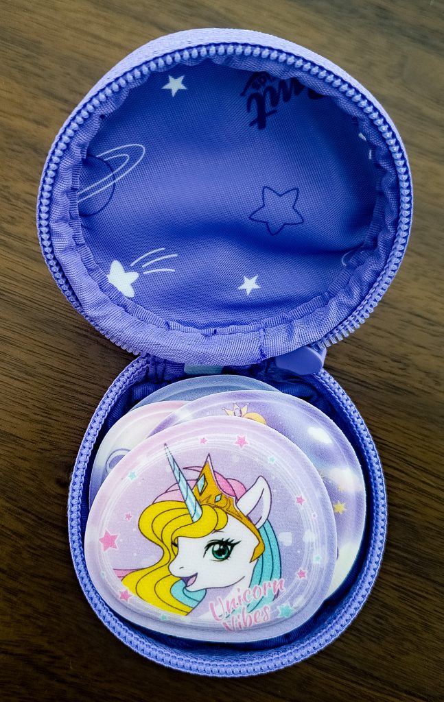 GMT for Kids Wall Schulranzen Stickertasche geöffnet