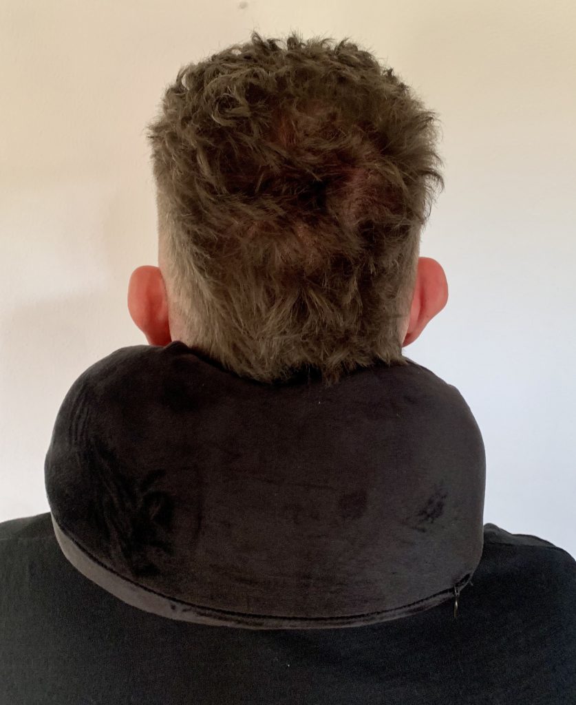 HOMIEE HOMIEE ‎‎TP1001 Nackenkissen Nackenkissen von hinten männliche Testperson