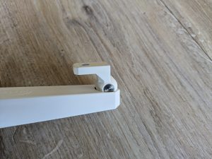 Halterung der Reolink Duo 3 PoE M81L Überwachungskamera von der Seite