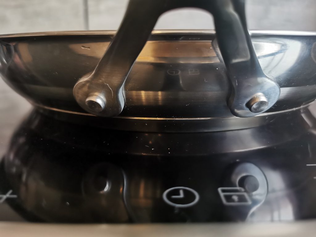 Jamie Oliver by Tefal Cook Smart Pfanne Griff vernietet