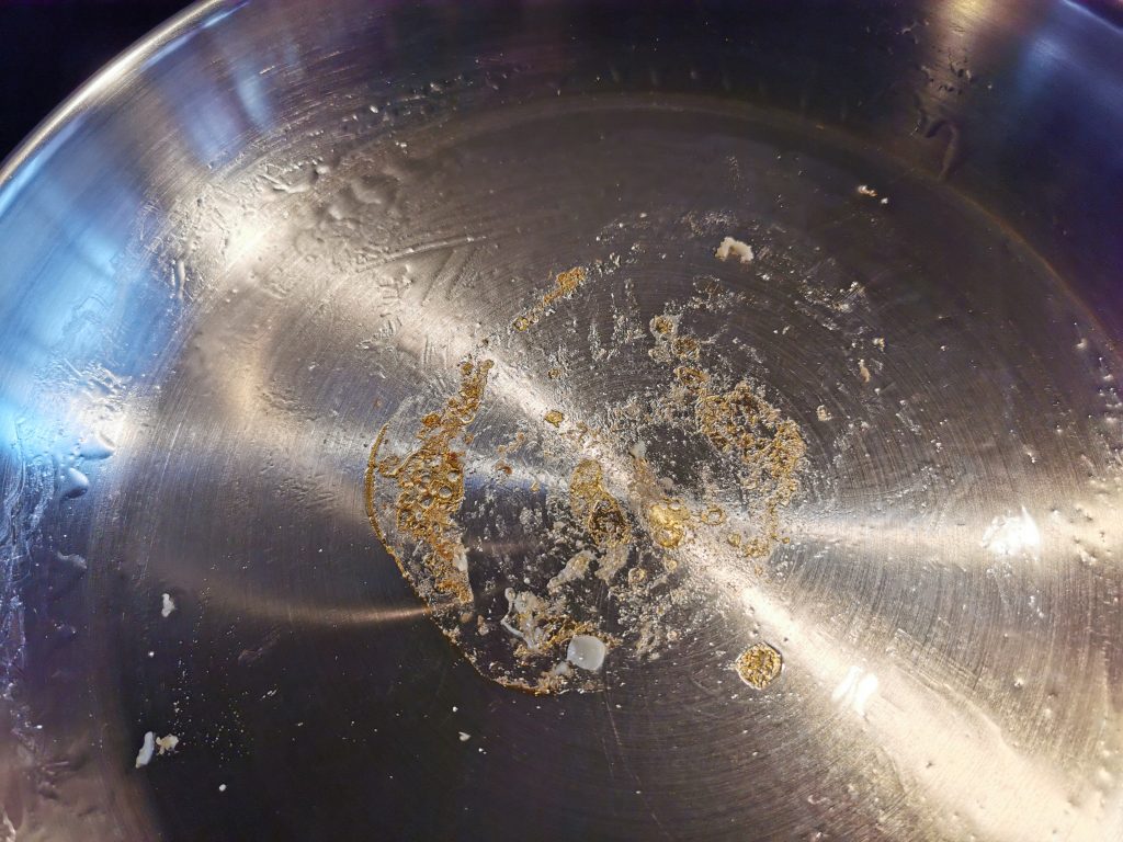 Jamie Oliver by Tefal Cook Smart Pfanne nach dem Spiegelei mit Öl