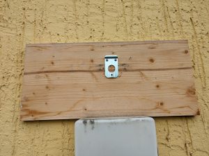 Montierte Montageplatte der Reolink Duo 3 PoE M81L Überwachungskamera