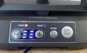 ROMMELSBACHER Sam ST 1800 Sandwichmaker beim Aufheizen