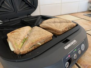 ROMMELSBACHER Sam ST 1800 Sandwichmaker nach 3 Minuten Toastzeit