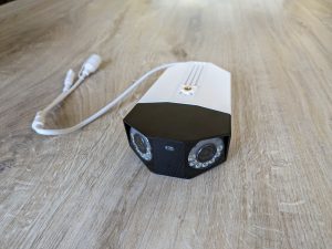 Reolink Duo 3 PoE M81L Überwachungskamera von vorne