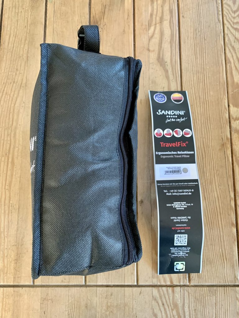 SANDINI TravelFix Hoodie Nackenkissen Tragetasche von der Seite