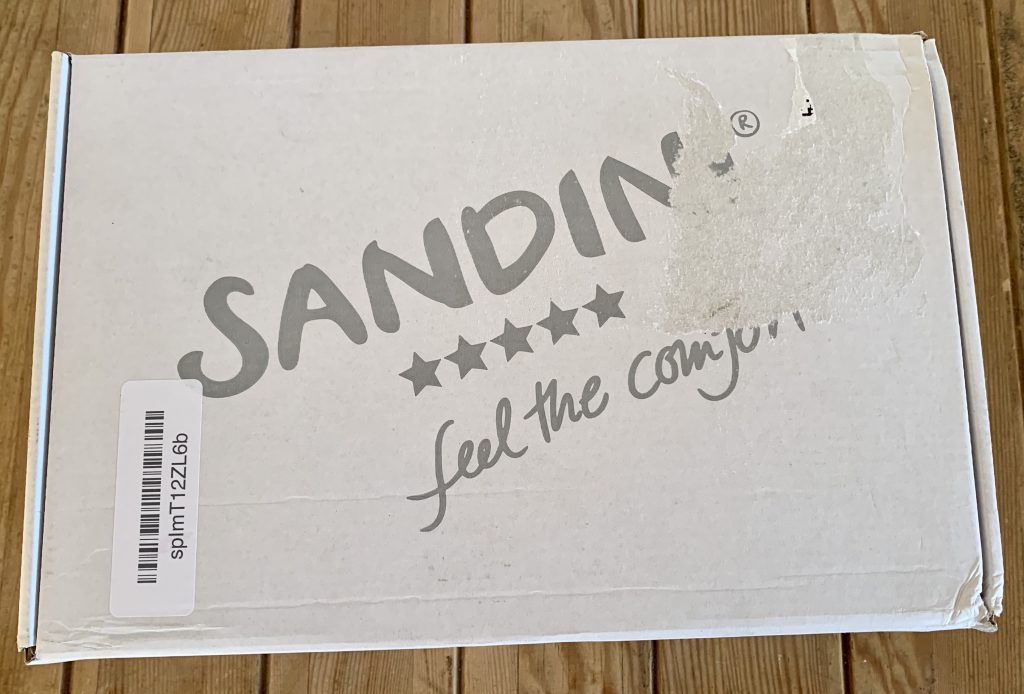 SANDINI TravelFix Hoodie Nackenkissen im Karton