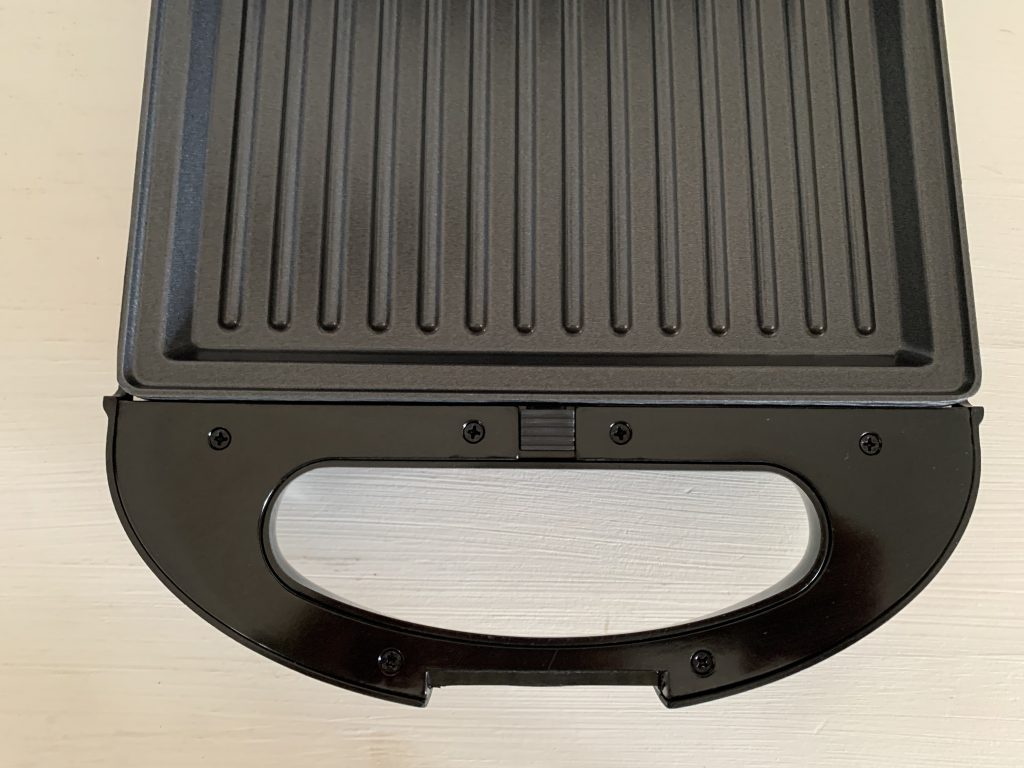 Steinborg XXL-Sandwichmaker Nahaufnahme Griff von oben