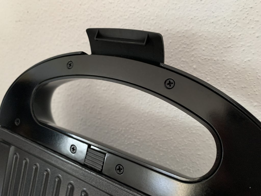 Steinborg XXL-Sandwichmaker Nahaufnahme Griffverriegelung
