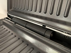 Steinborg XXL-Sandwichmaker Nahaufnahme Scharnier