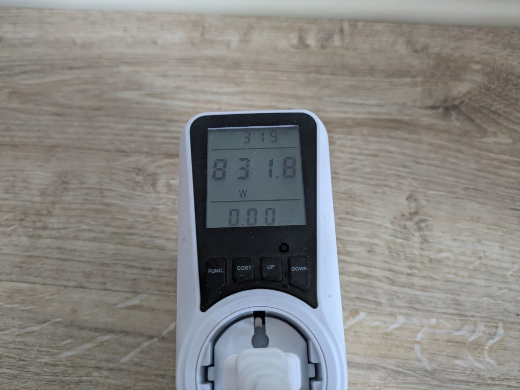 Stromverbrauch des De’Longhi HFS50B20.AV Heizlüfters in der ersten Heizstufe