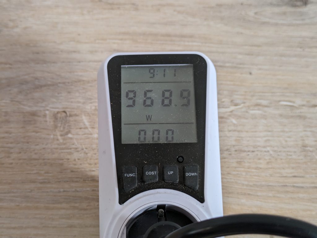 Stromverbrauch des Rowenta SO2320 Instant Comfort Compact Heizlüfters in der ersten Heizstufe
