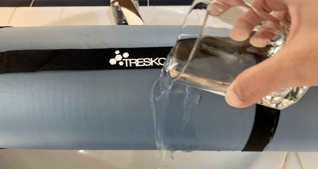 TRESKO HU-XI-201 Gymnastikmatte Wassertest
