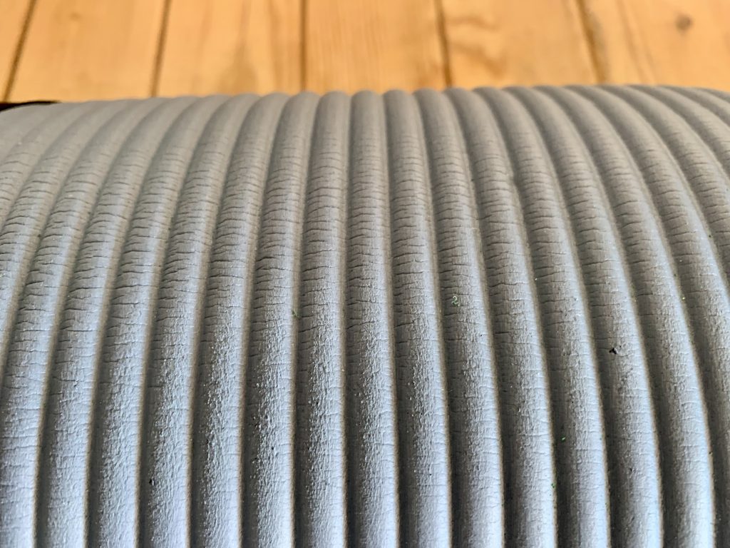 TRESKO HU-XI-201 Gymnastikmatte minimaler Materialabrieb beim Scheuertest