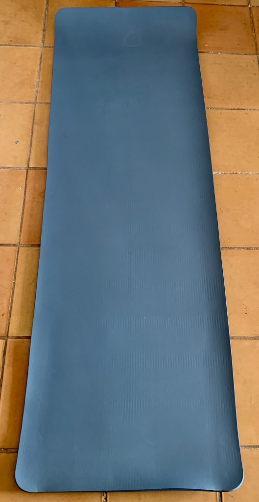 TRESKO HU-XI-201 Gymnastikmatte mit der richtigen Seite oben liegend