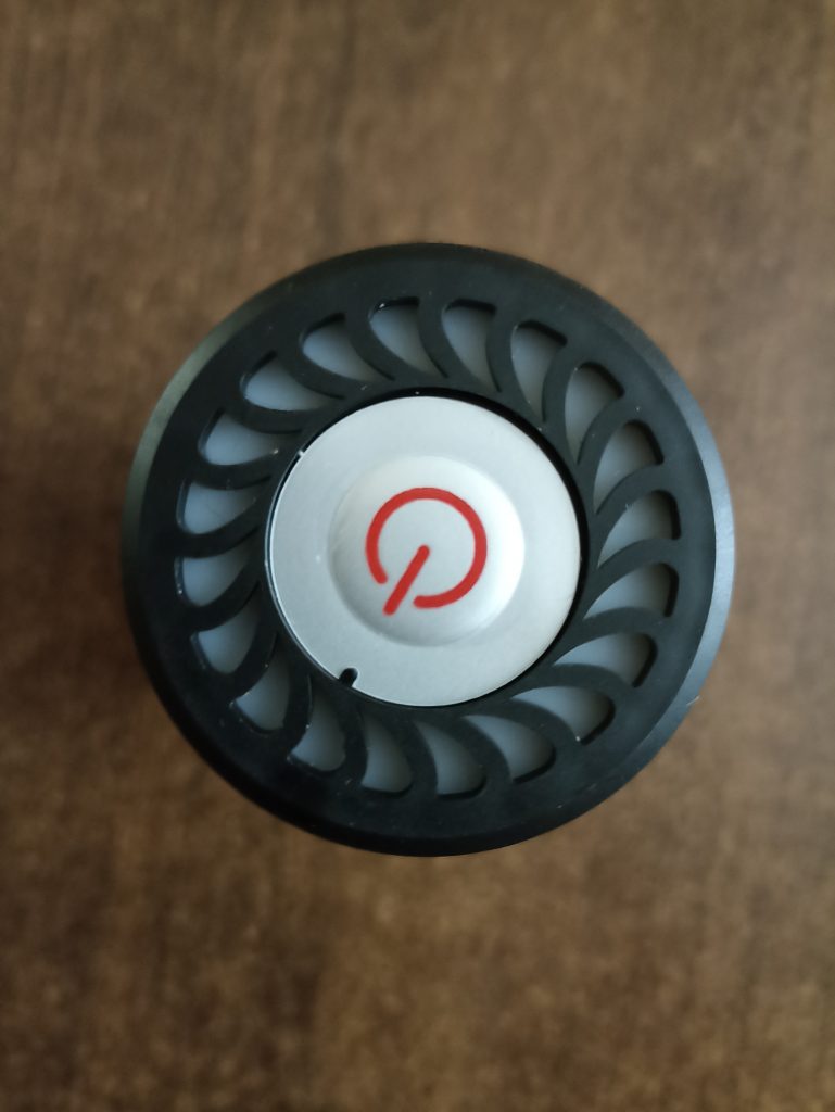Uadme K02 Vakuumierer, Bedienknopf mit LEDs