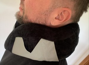 VAN BEEKEN Nackenkissen von der Seite bei männlicher Testperson