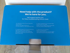 Verpackung der Reolink Duo 3 PoE M81L Überwachungskamera geöffnet