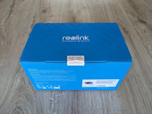 Verpackung der Reolink Duo 3 PoE M81L Überwachungskamera von hinten