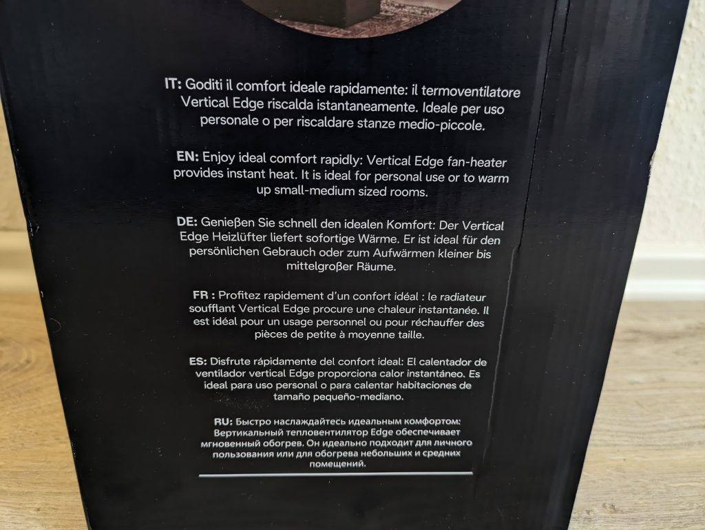 Verpackung des De’Longhi HFS50B20.AV Heizlüfters von der Seite in der Nahansicht