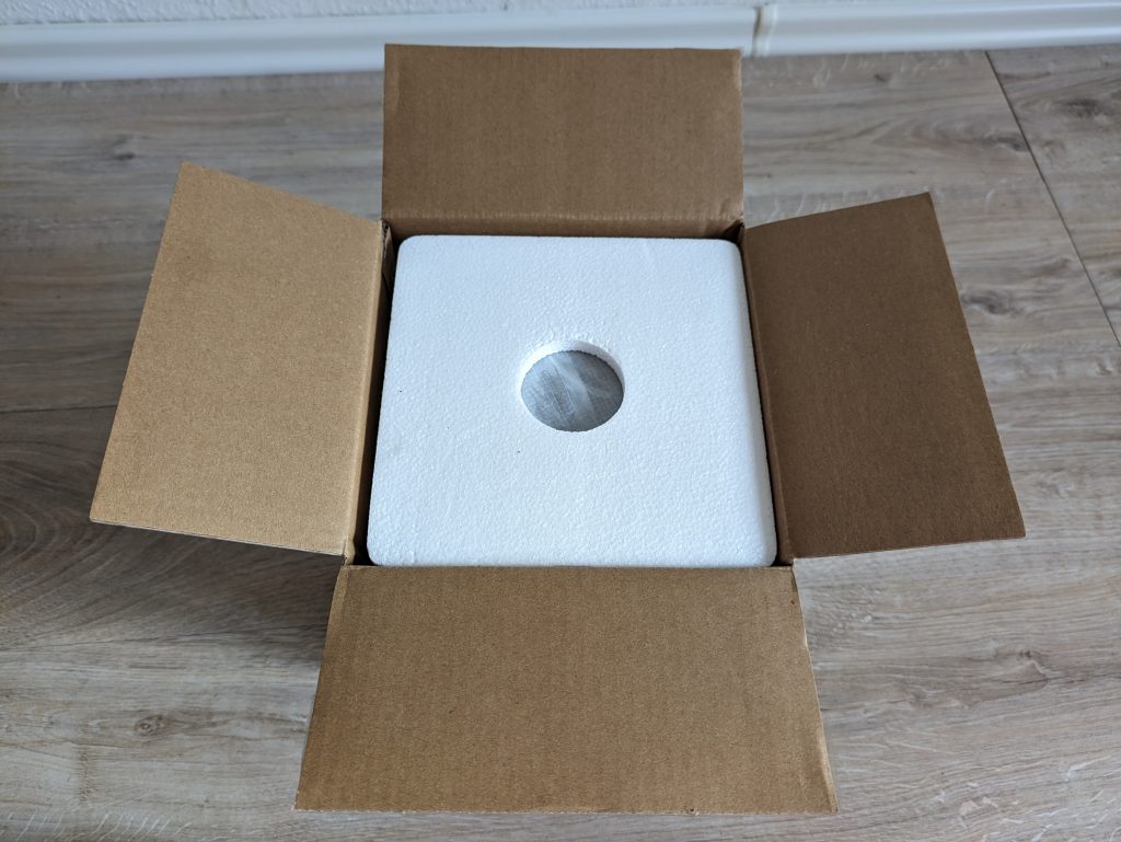 Verpackung des Dreo ‎DR HSH006 Heizlüfters geöffnet