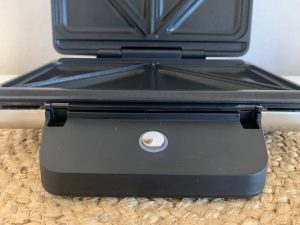 WMF Lono Sandwichmaker Nahaufnahme Starttaste