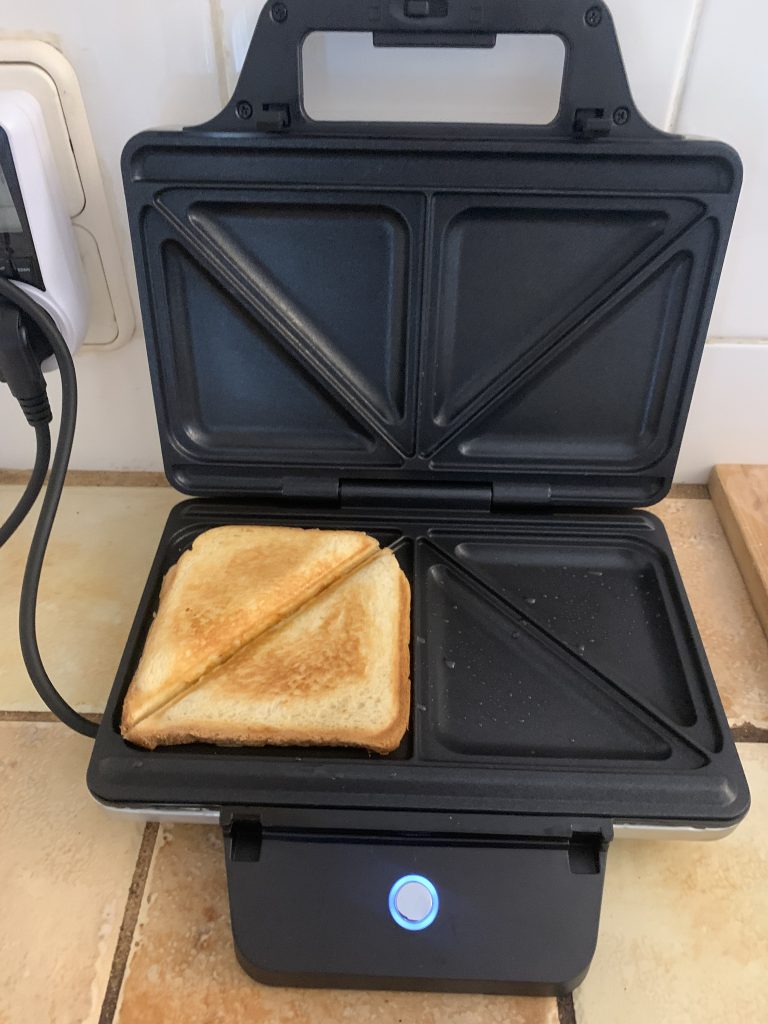 WMF Lono Sandwichmaker XL-Sandwich nach 3 Minuten Backzeit