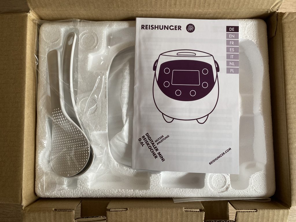 Reishunger Digitaler Mini Reiskocher in der Verpackung 1