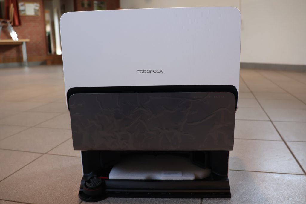 Roborock S8 MaxV Ultra Saug-Wisch-Roboter Station Vorderansicht