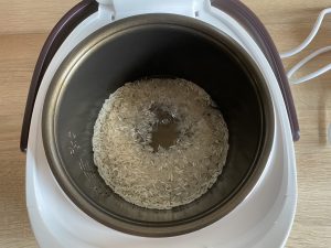 Reishunger Digitaler Mini Reiskocher Reis im Topf