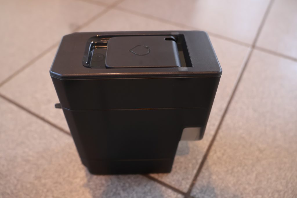 Roborock S8 MaxV Ultra Saug-Wisch-Roboter Behälter für Reinigungsflüssigkeit