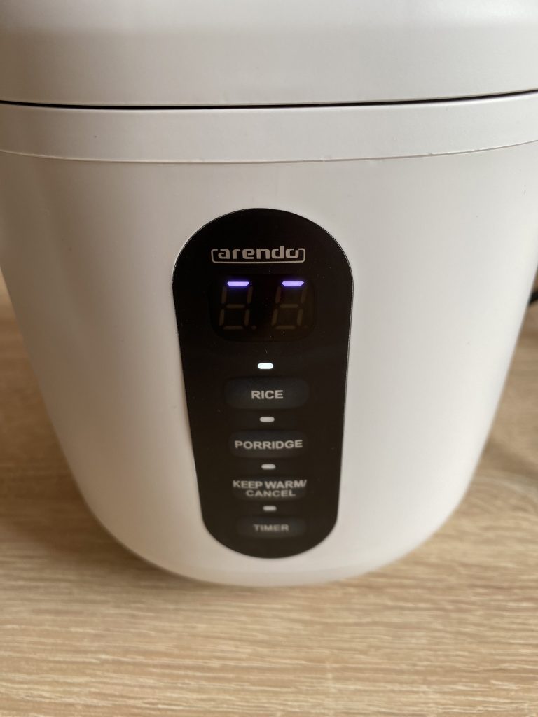 Arendo Oishii Reiskocher beim Kochen
