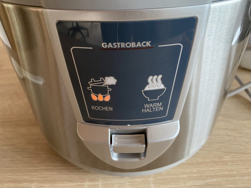 Gastroback 42507 Design Reiskocher beim Kochen