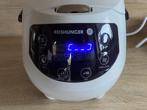 Reishunger Digitaler Mini Reiskocher beim Kochen
