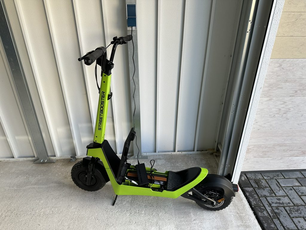 17f_streetbooster_pollux_beim-laden