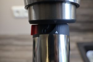 Sage InFizz Fusion Wassersprudler Eindrehen