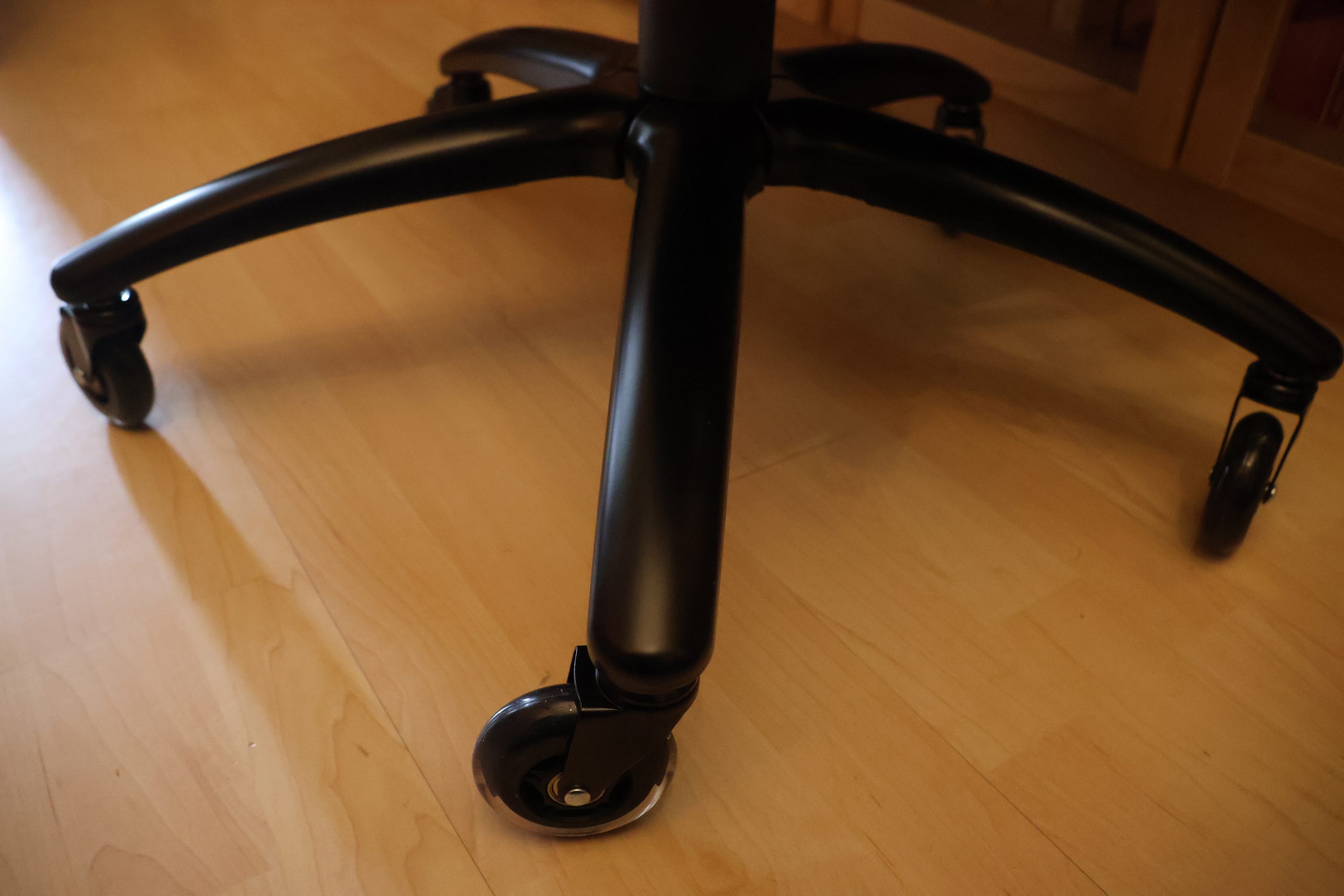 Eliteseats Gaming-Stuhl Drehkreuz aufgebaut