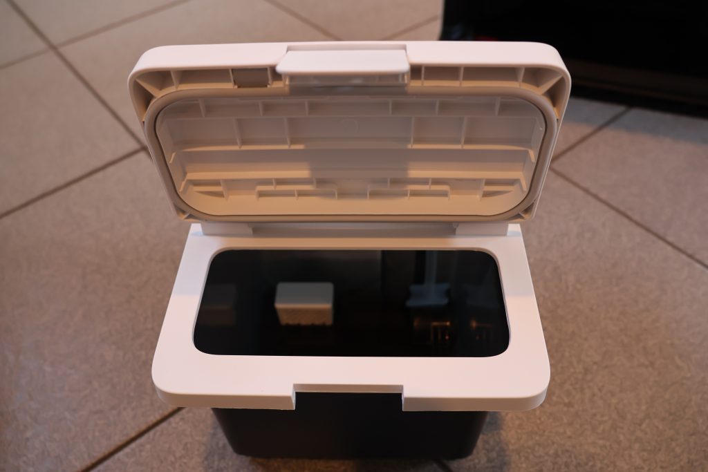 Roborock S8 MaxV Ultra Saug-Wisch-Roboter Frischwassertank offen