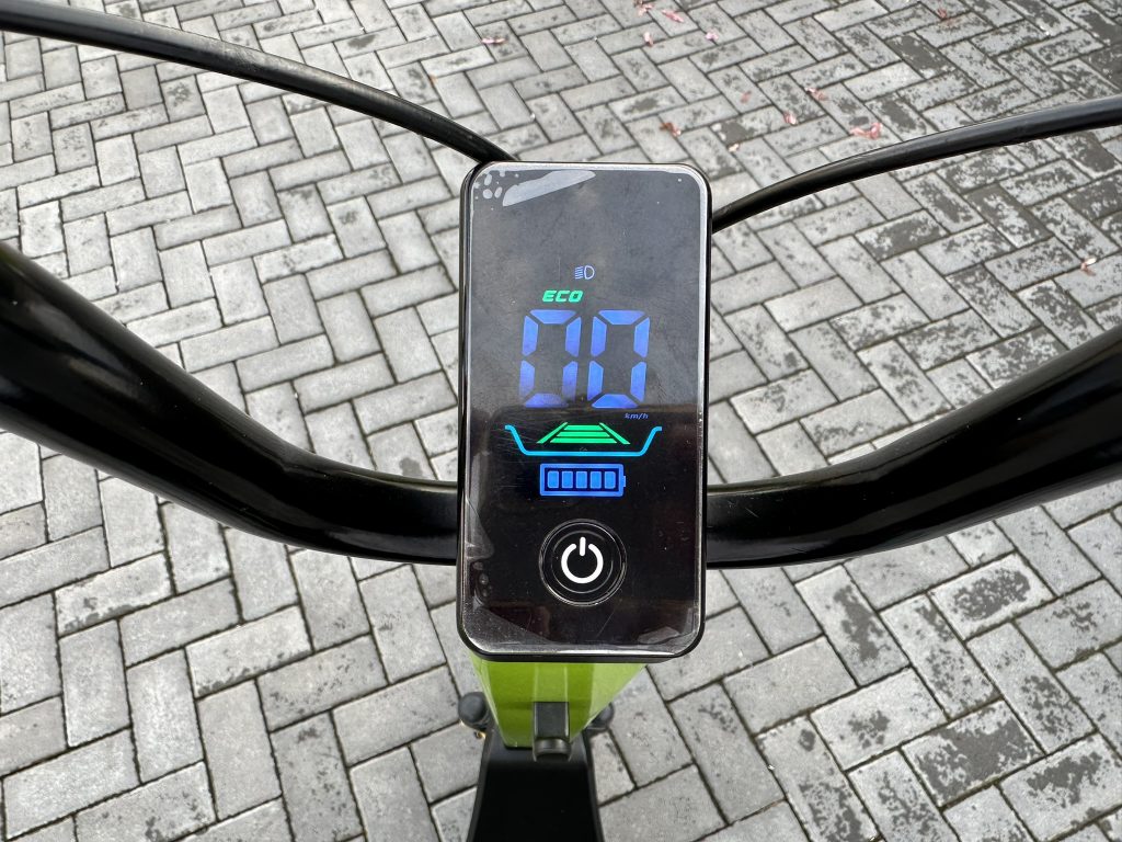 23_streetbooster_pollux_bordcomputer