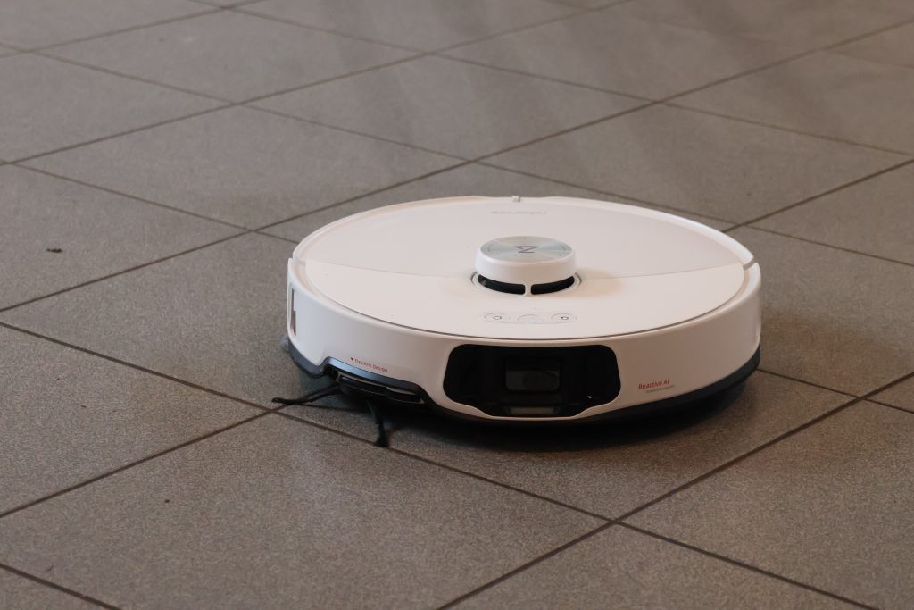 Roborock S8 MaxV Ultra Saug-Wisch-Roboter in Aktion