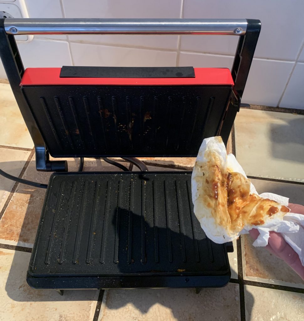 Aigostar 300000HHH Kontaktgrill Reinigung der Platten